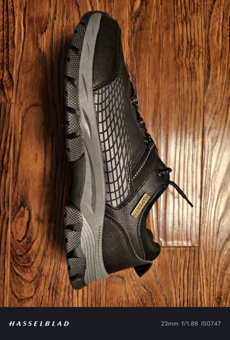 Продам кроссовки -полуботинки