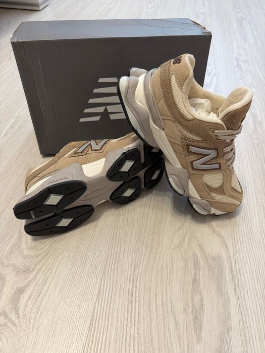 Adidasi New Balance 9060