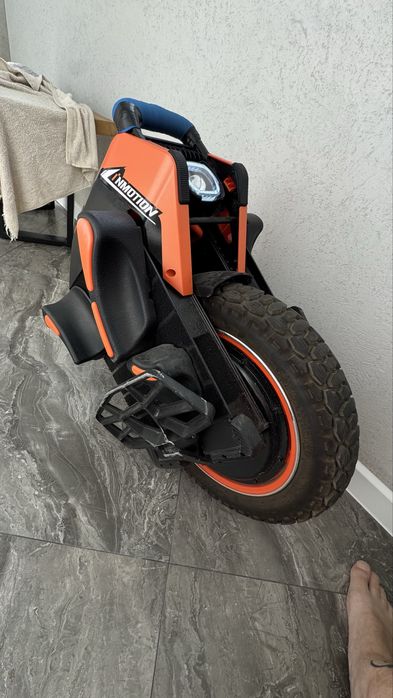 Продам моноколесо Inmotion V14