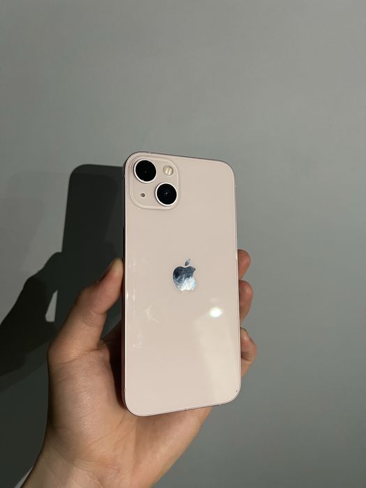 Продам Айфон 13