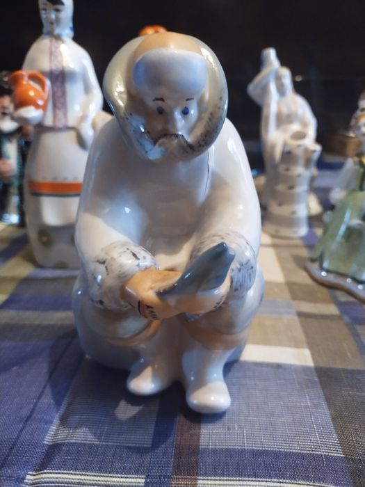 Статуэтки фарфоровые