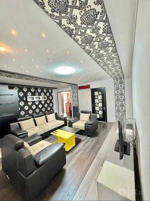 Ц1, Садык Азимова — 3 комнаты, 82 м² на первой линии`