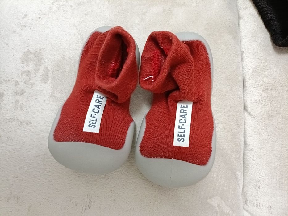 Продам детскую обувь