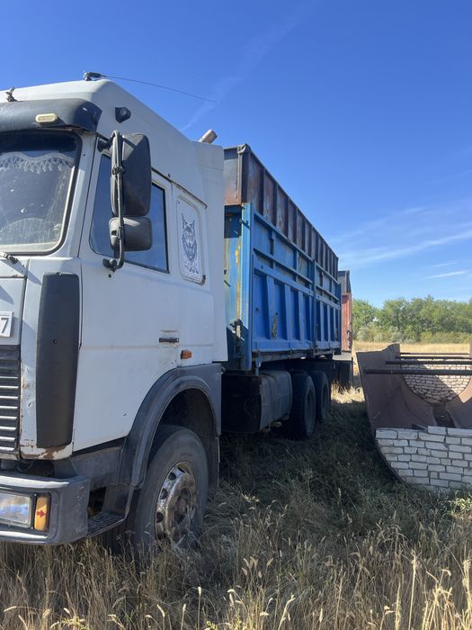 Зерновоз МАЗ с прицепом