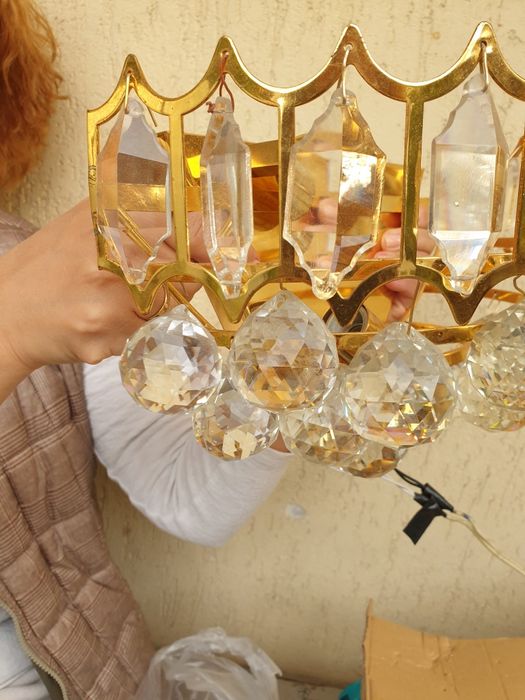 Продажа потолочной хрустальной люстры с бра .