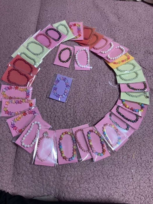 Гривни гердани и ключодържатели