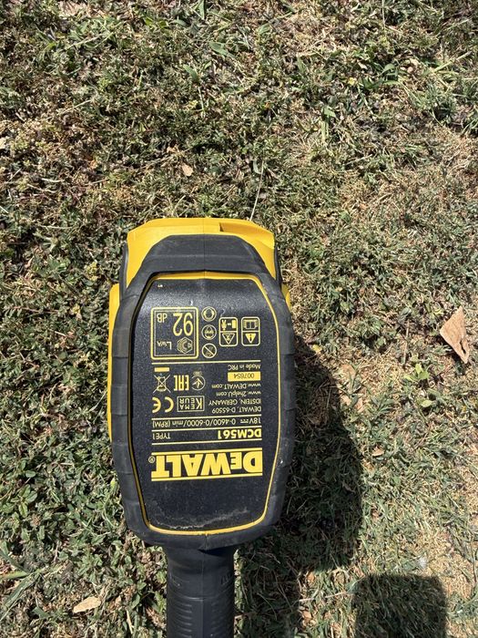 DEWALT DCM561 18V XR – акумулаторен тример / косачка за трева – без батерия