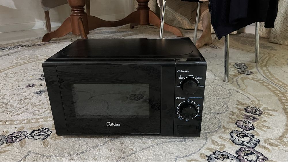 Микроволновка Midea
