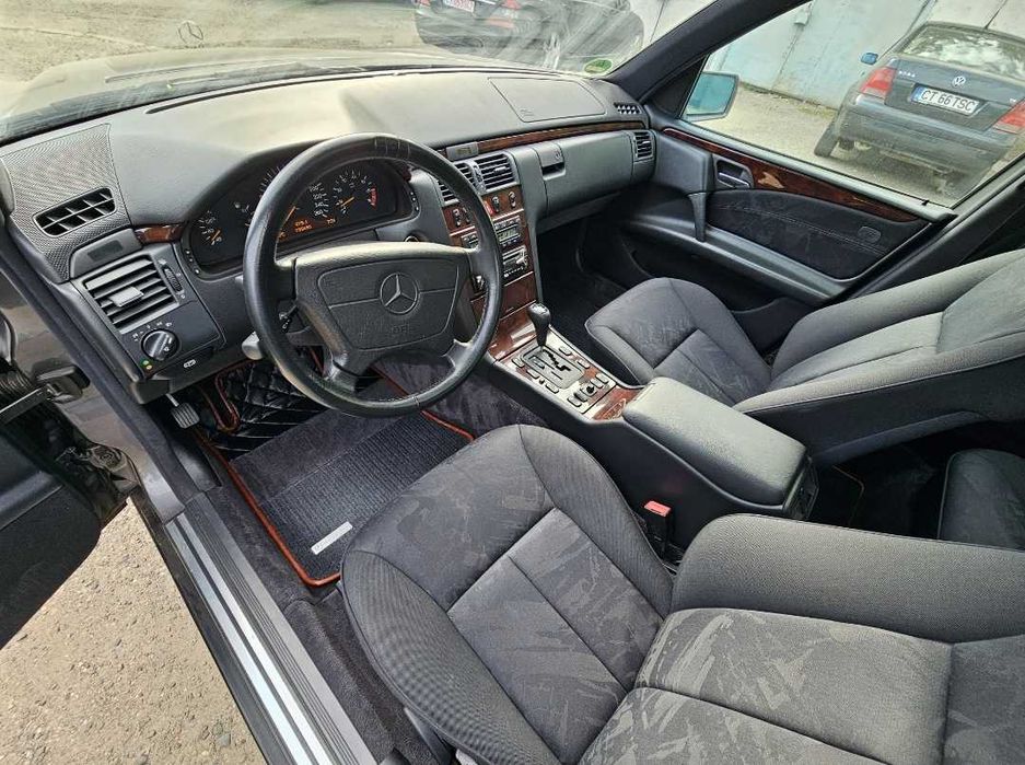 Mercedes E320 Elegance