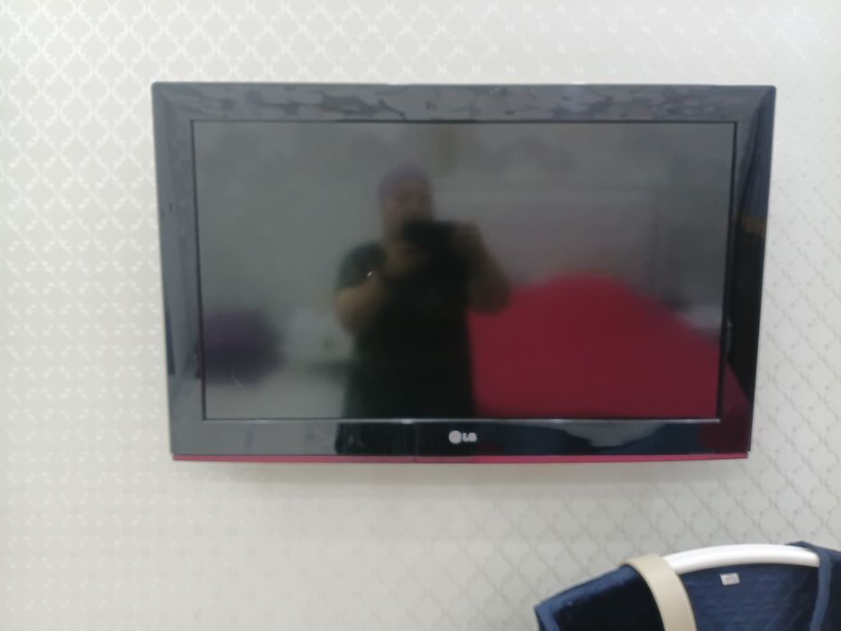 Телевизор LG в рабочем состояни