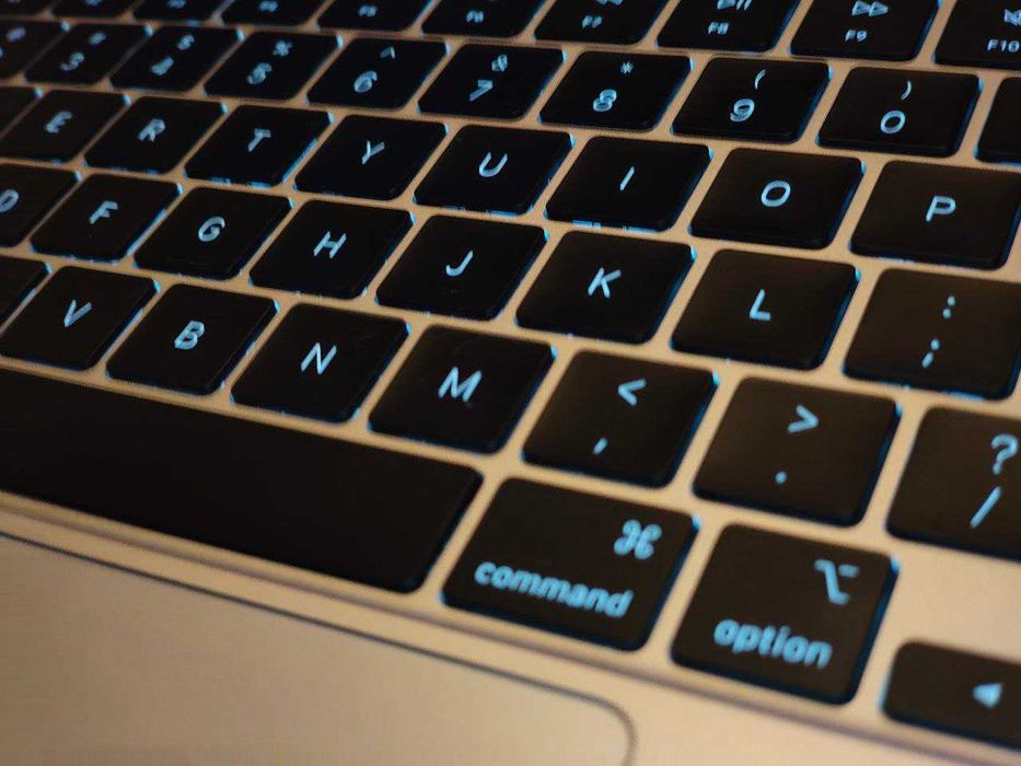 MacBook Air M4 16/256GB Silver Обмена нет.