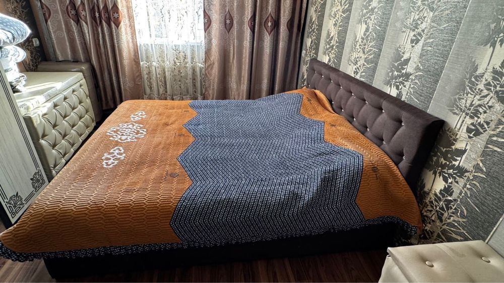 Продается шкаф и тумбочка и кровать