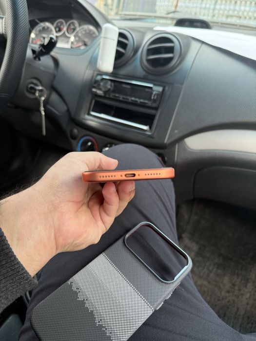 iphone 17 pro max orange