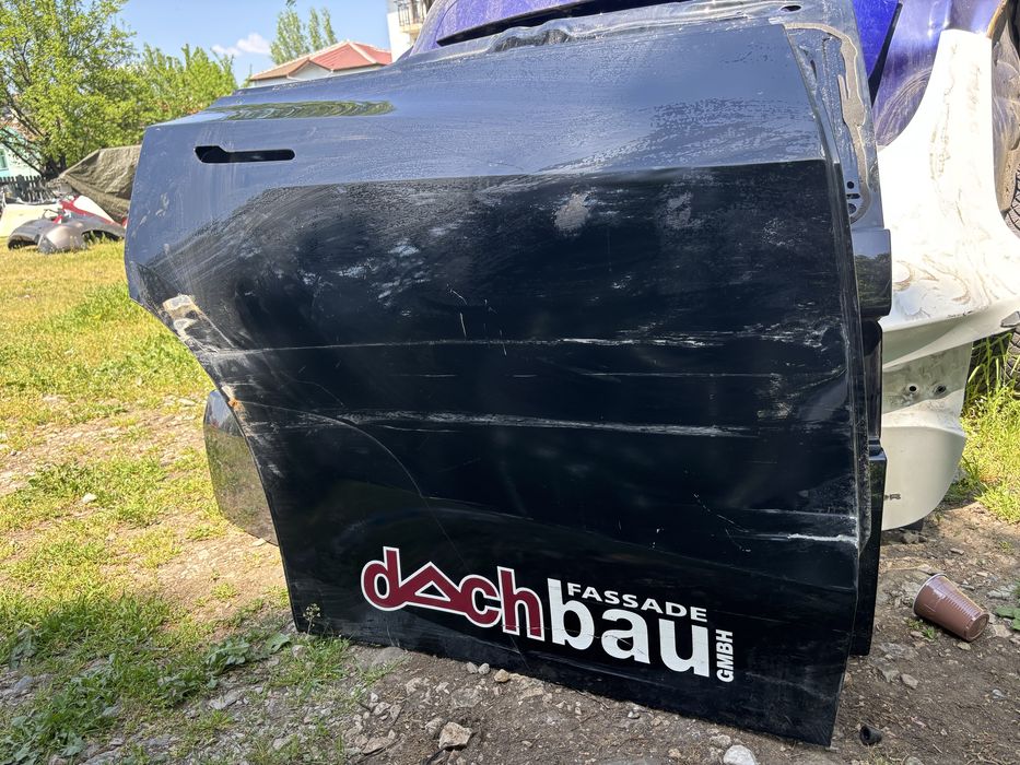 Врата Tesla Model Y