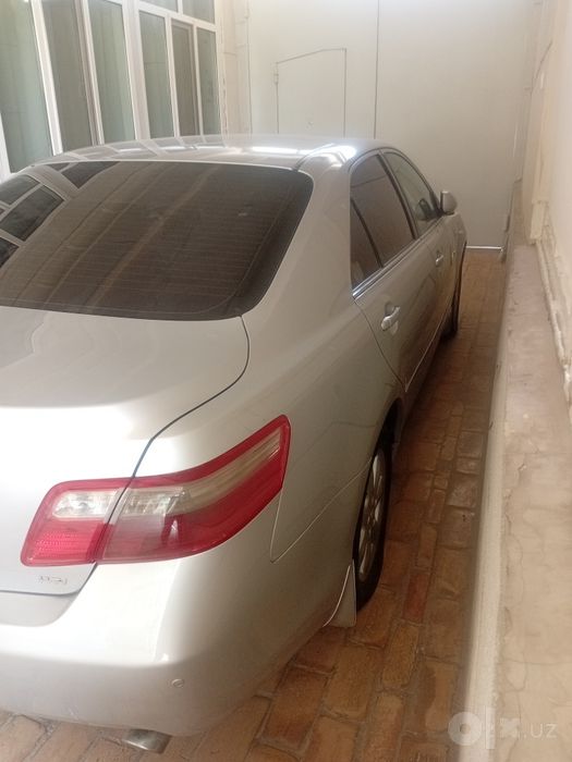 Tayota camry sotiladi
