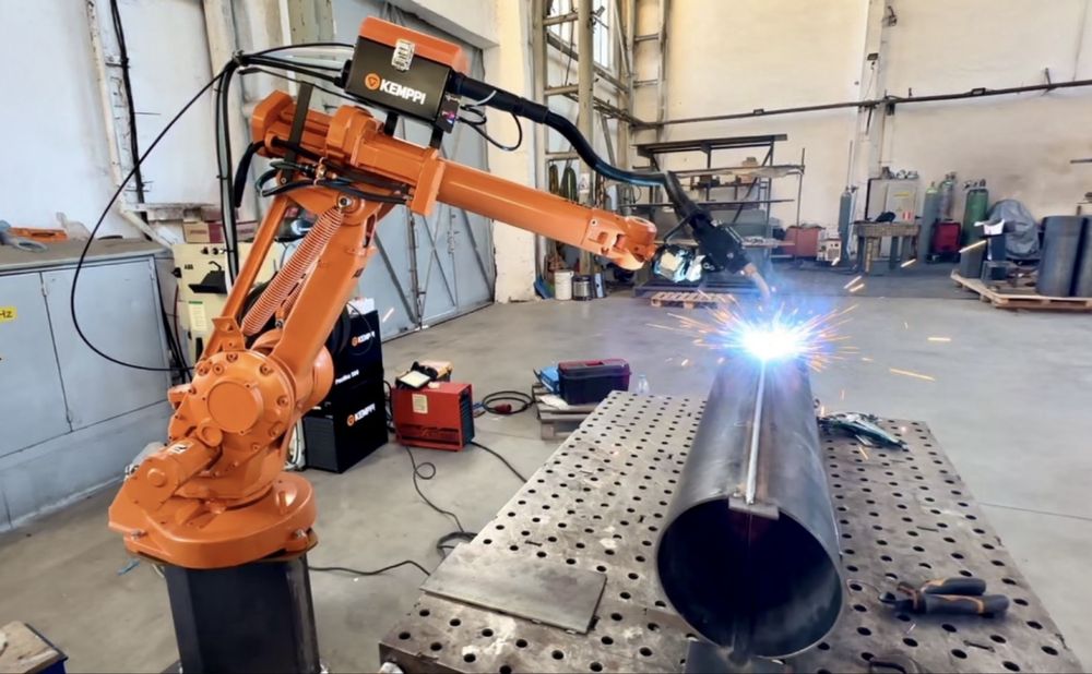 Заваръчен робот АВВ, робот за заваряване с Кеmррі заваръчен апарат