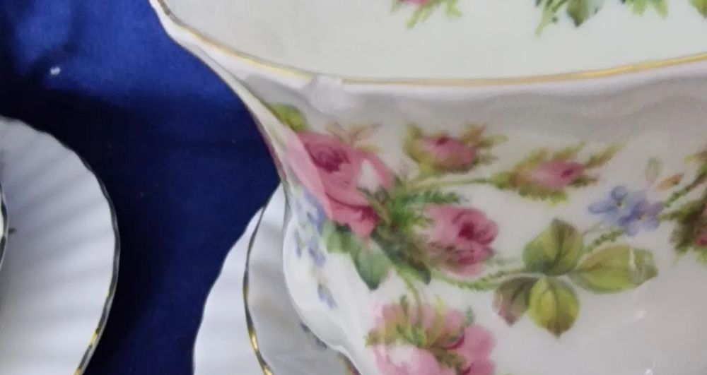 Set mic dejun royal.albert levender