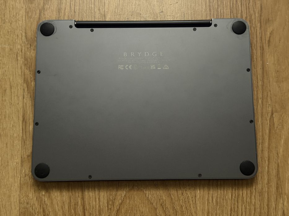 Brydge 11 MAX+ tastatura wireless cu trackpad pentru iPad Pro si Air