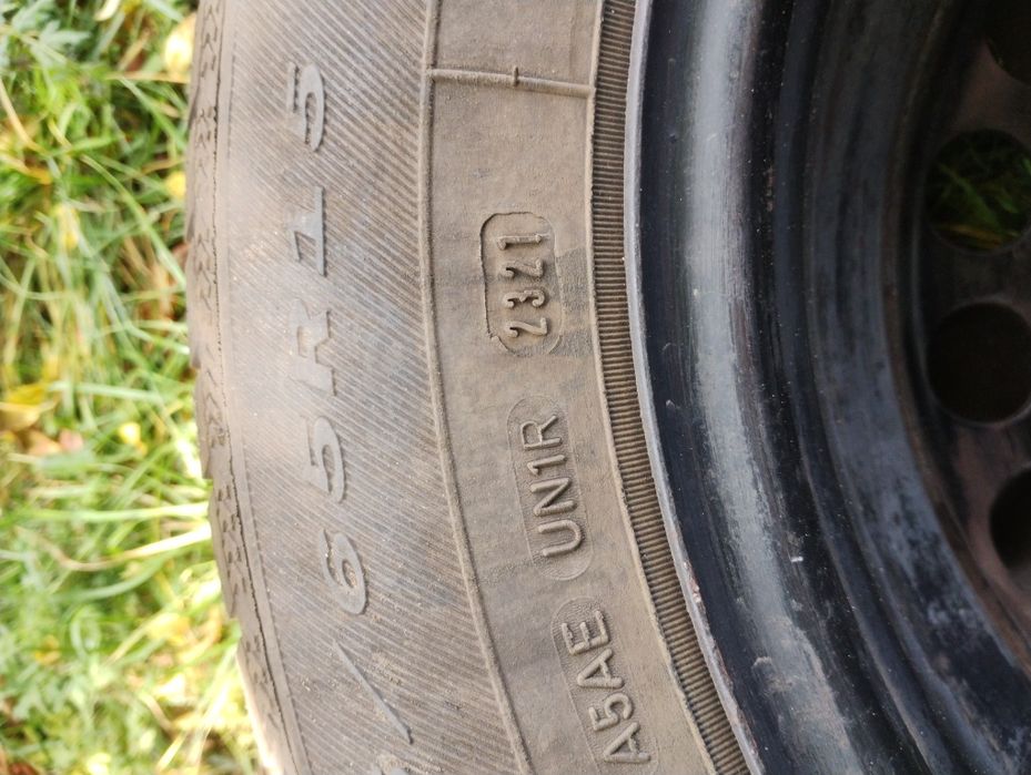 Спешно! Зимни гуми хубави с джанти за Toyota Corolla 2005г. Debica 195