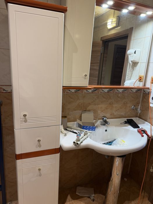 Комплект за баня мивка,огледало,шкаф