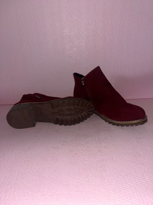 Дамски велурени и кожени токчета