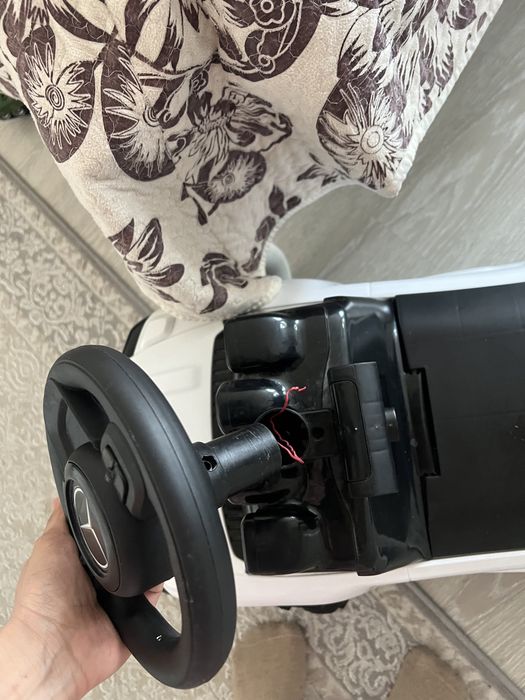 Машина каталка белаЯ