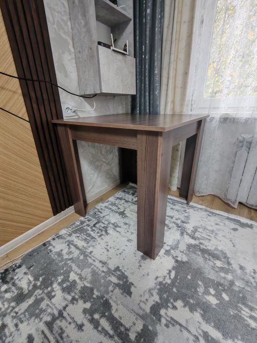 Продам стол и 4 стула