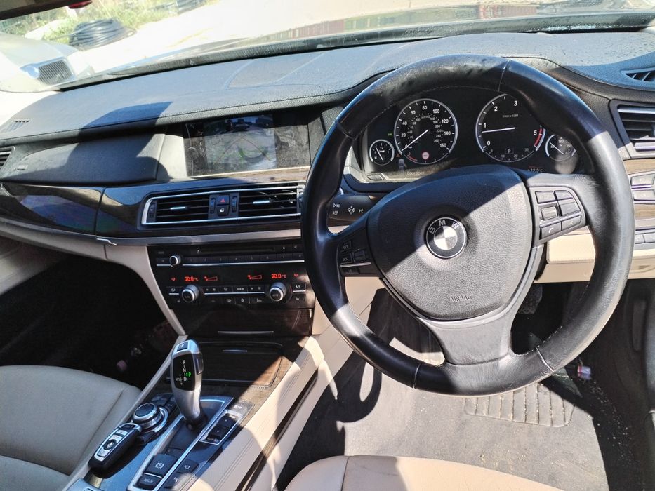 Dezmembrez BMW Seria 7 F01 245cp N57D30A