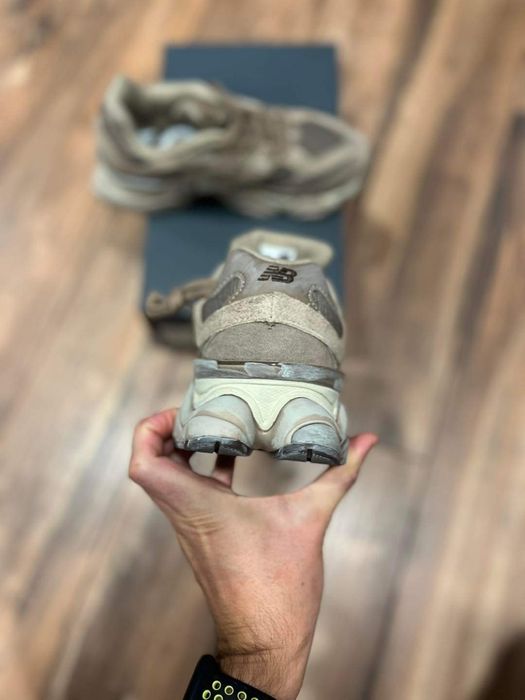 Маратонки New Balance 9060
кафяв (mushroom)