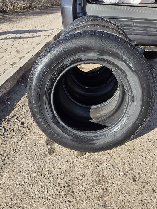 Шины Б/У 4 шт.диаметр 17.