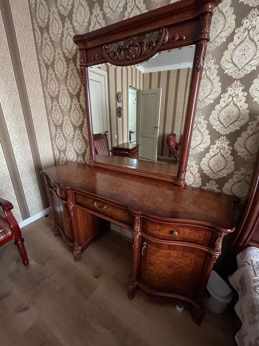 Спальный гарнитур