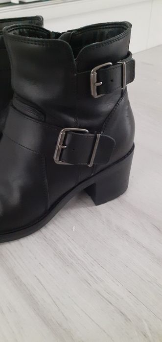 Ghete dama din piele