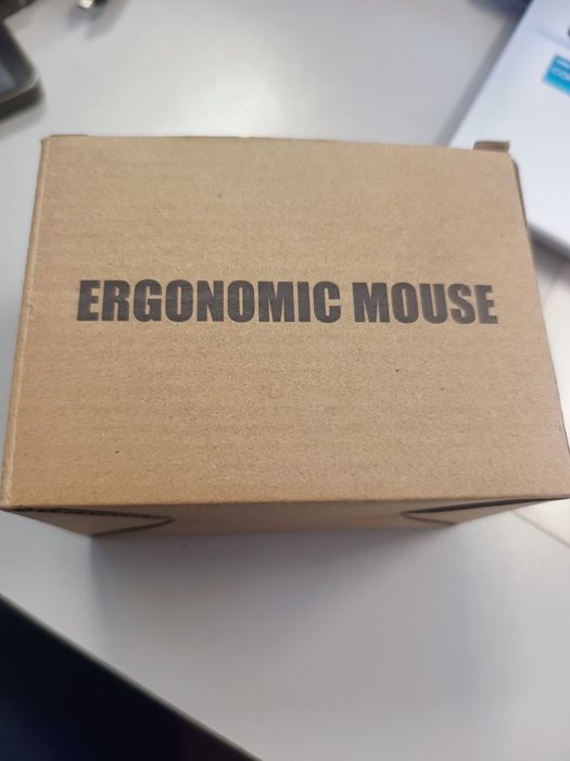 Ергономична мишка геймърска