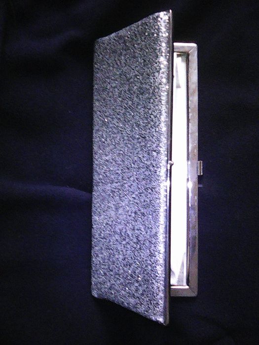 официално дамско портмоне сребристо