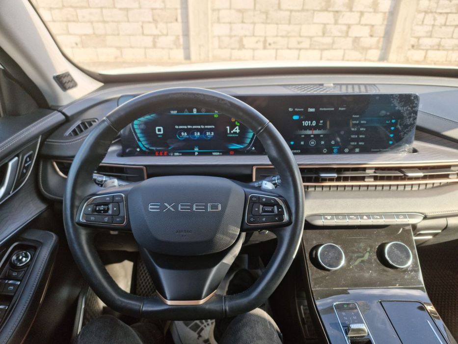 В продаже автомобиль EXEED LX 1.5турбо 2023 года