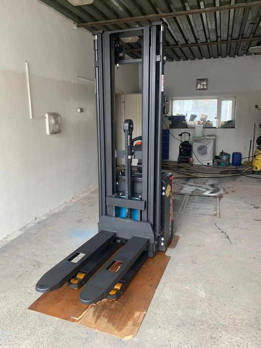 Штабелер самоходный электрический