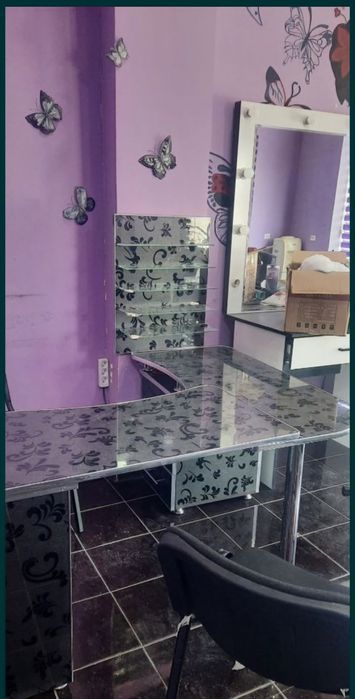 Маникюрный стол. Срочно