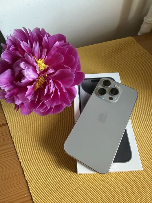 Iphone 15 pro 256 natural titanium