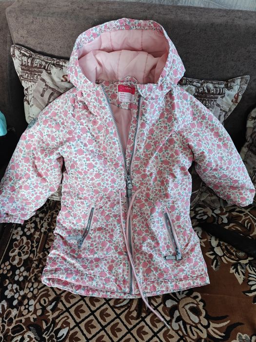 Курточки демисезонные на девочку