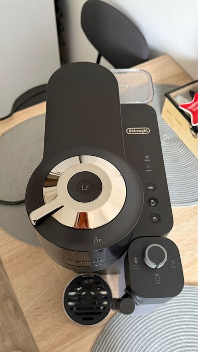 Espressor Nespresso DeLonghi Vertuo Lattissima  1500 W, 1.5L