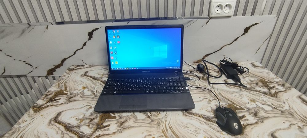Samsung Noutbuk sotiladi