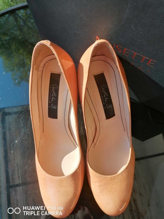 Vând pantofi din piele ,cu toc Musette Nr 36,5