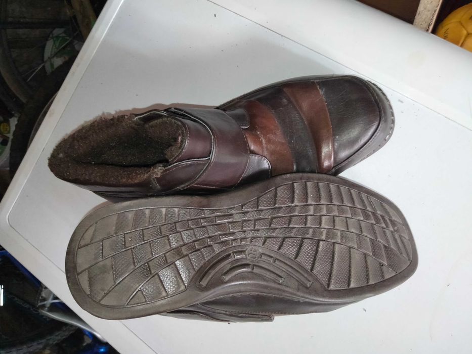 Ghete de damă ,Nr 40 , preț negociabil,plată doar cash