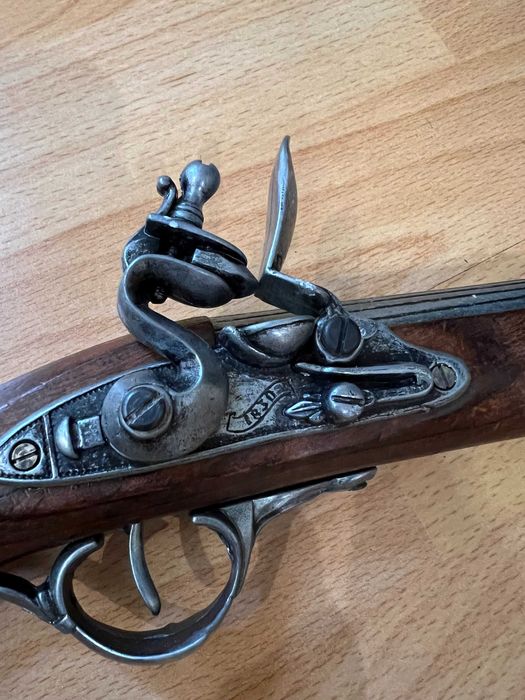 Реплика на кремъклия, комплект от два