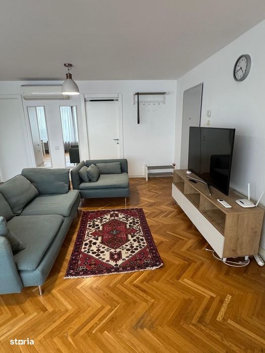 Apartament cu 3 camere langa piata Victoriei!