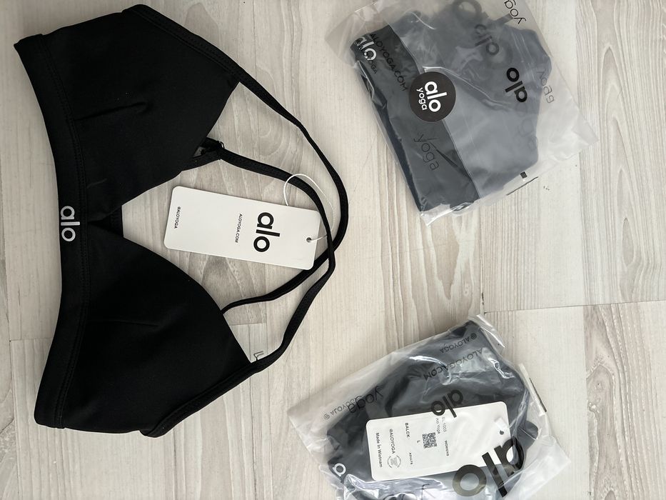 Bustiera/ Sutien Alo Yoga Negru
