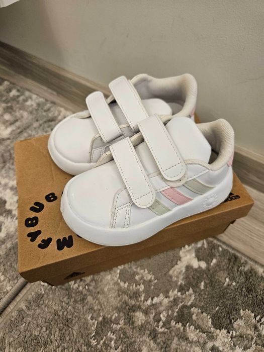 Маратонки за момиче