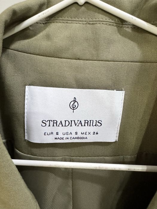 Продам жилет Stradivarius