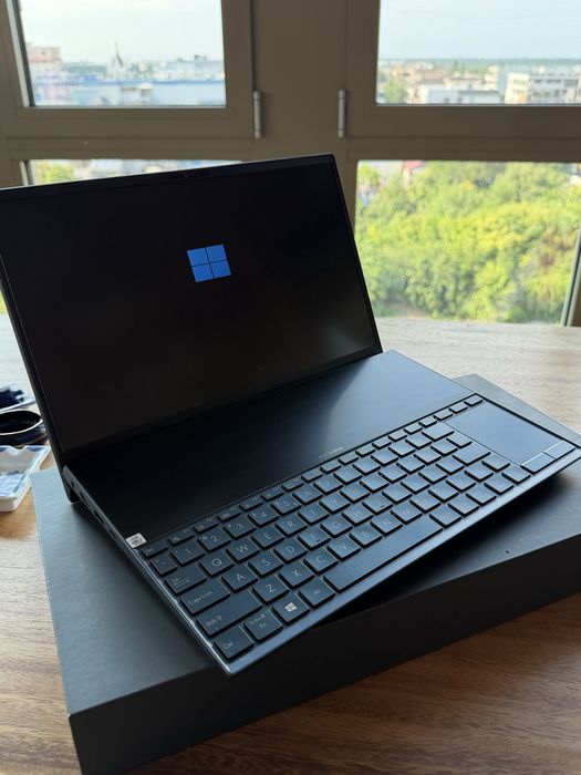 Laptop ASUS Zenbook Duo UX481F 14 - i7, 8GB RAM, 512GB SSD