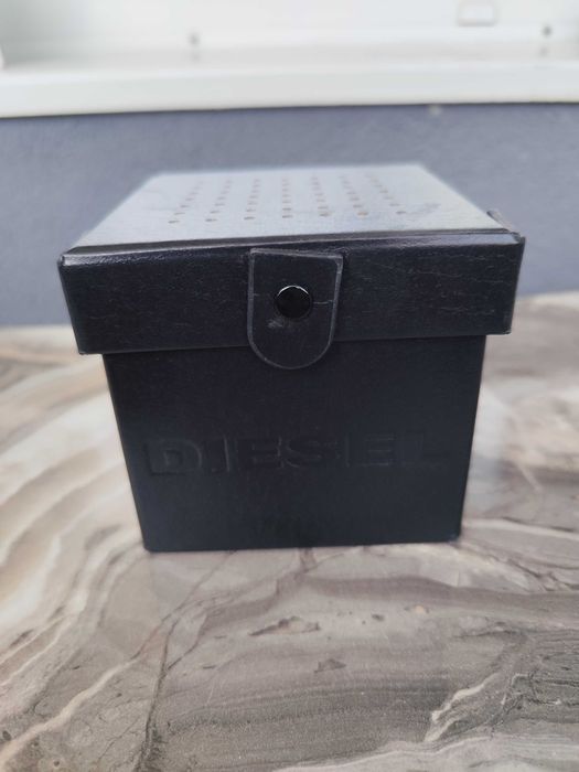 Часовник Diesel Mega Chief DZ4417